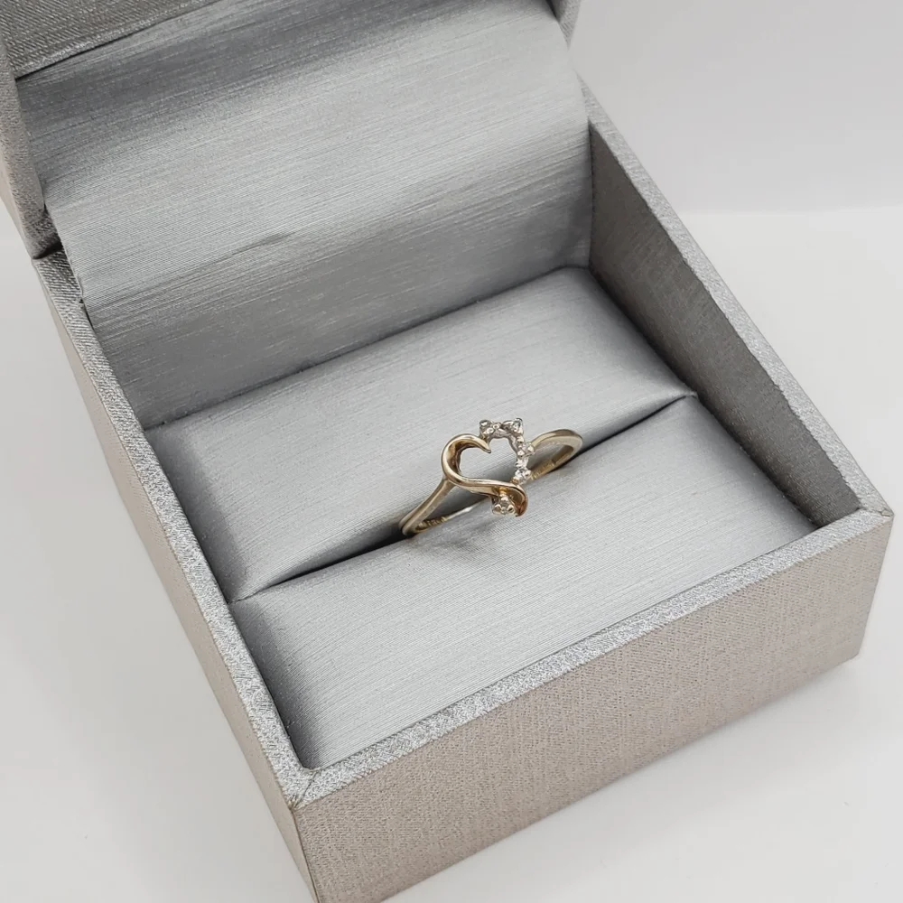 10k Solid Yellow Gold Genuine Round Diamond Heart Ring